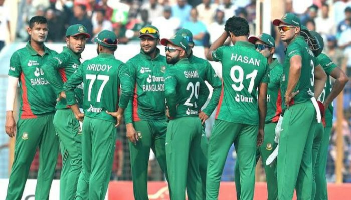 ‘অনেকেই কথায় জিততে চায়’