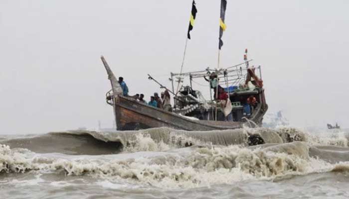 ১৭ দিনেও সন্ধান মেলেনি নিখোঁজ ২০ জেলের