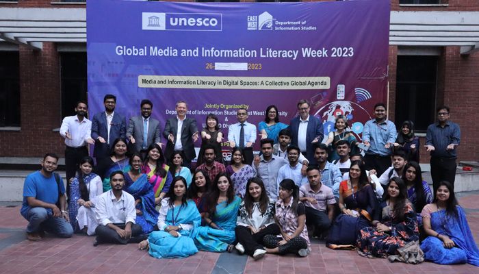 ‘ডিজিটাল যুগে গণতন্ত্র চর্চার সঙ্গে ভুল তথ্য ও ঘৃণামূলক বক্তব্যের বিস্তার বাড়ছে’ 