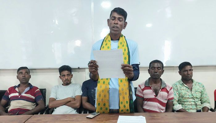 জেলেদের মারধর ও কাঁকড়া ছিনিয়ে নেওয়ার অভিযোগ বনরক্ষীদের বিরুদ্ধে