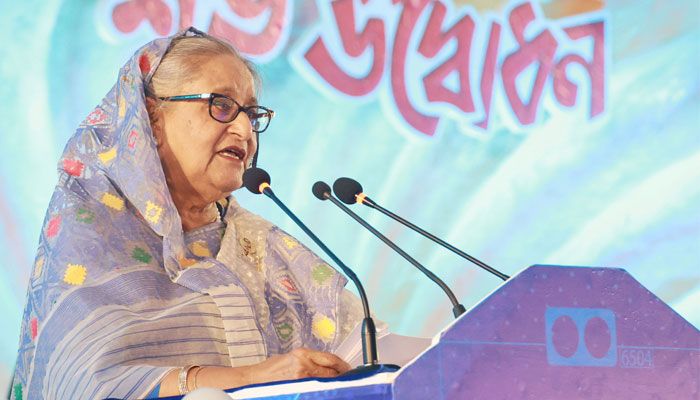 কক্সবাজার আইকনিক রেলস্টেশন চত্বরে দোহাজারী থেকে কক্সবাজার পর্যন্ত রেললাইন প্রকল্পের রেল চলাচলের উদ্বোধন অনুষ্ঠানে প্রধানমন্ত্রী শেখ হাসিনা। ছবি : ফোকাস বাংলা