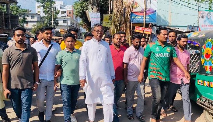 অবরোধকারীদের ধন্যবাদ জানালেন কাদের মির্জা