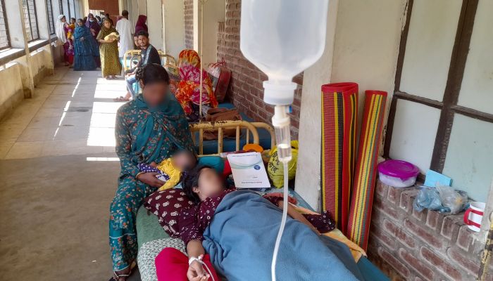 প্রসূতির সিজার শেষে ফুল রেখে সেলাই