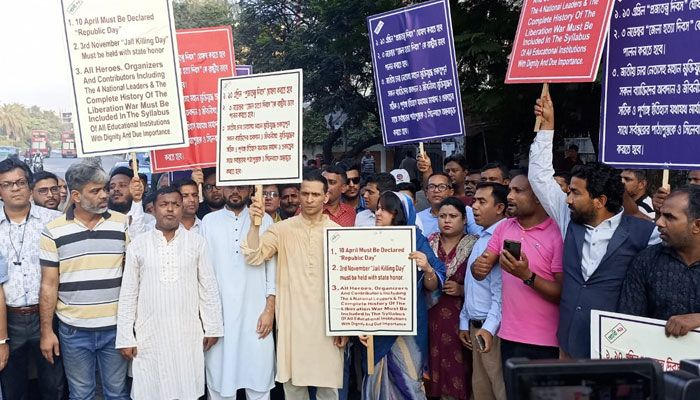 গণভবনের সামনে সোহেল তাজ, দাবি আদায় না হলে ফিরবেন না