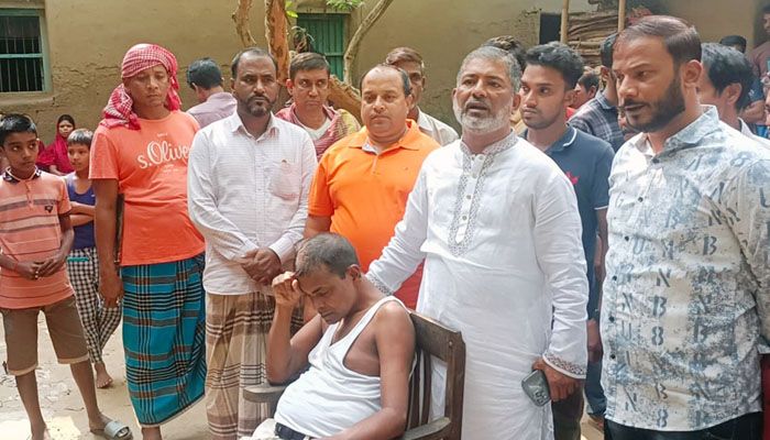নারায়ন দাশের আপন কেউ রইল না আর