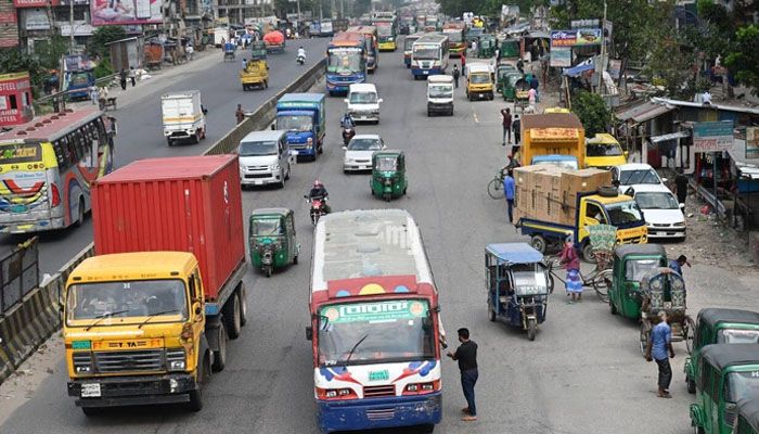 অবরোধে এবারও বাস চালানোর ঘোষণা মালিক সমিতির 