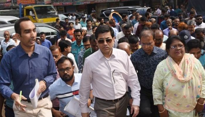 উড়াল সেতুর নিচে দখল ঠেকাতে সৌন্দর্যবর্ধন