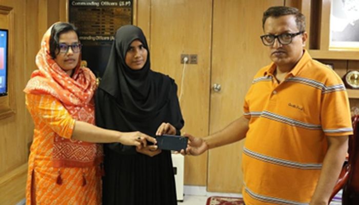 অক্টোবর মাসে ৬২টি মোবাইল উদ্ধার করেছে এপিবিএন-১