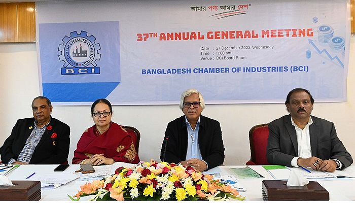 শিল্পে দক্ষ কর্মীর অভাব 