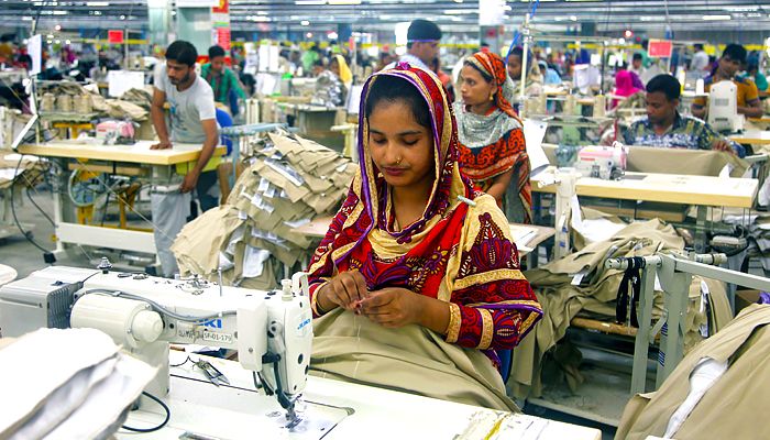 তৈরি পোশাকশিল্পে রপ্তানি আয়ে সুবাতাস