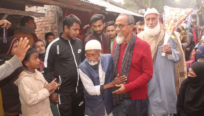 উন্নয়নধারা অব্যাহত রাখতে নৌকায় ভোট চাইলেন এনামুল হক বাবুল 