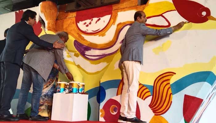  দৃশ্য দূষণ কমানোর লক্ষ্যে ফ্লাইওভারে আলপনা 