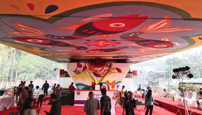  দৃশ্য দূষণ কমানোর লক্ষ্যে ফ্লাইওভারে আলপনা 
