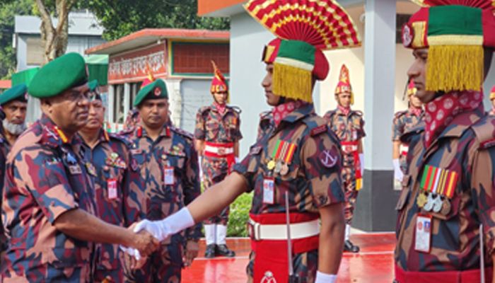 সর্বোচ্চ পেশাদারিত্বের সঙ্গে দেশের জন্য কাজ করতে হবে : বিজিবি মহাপরিচালক