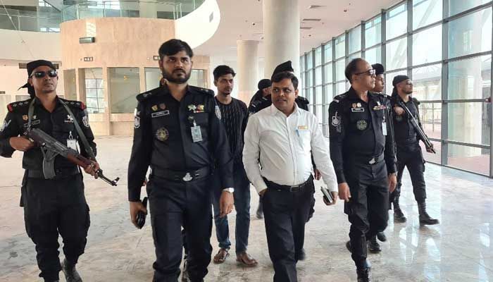 কক্সবাজারে ট্রেনের টিকিট কালোবাজারি নিয়ে অনুসন্ধানে র‌্যাব