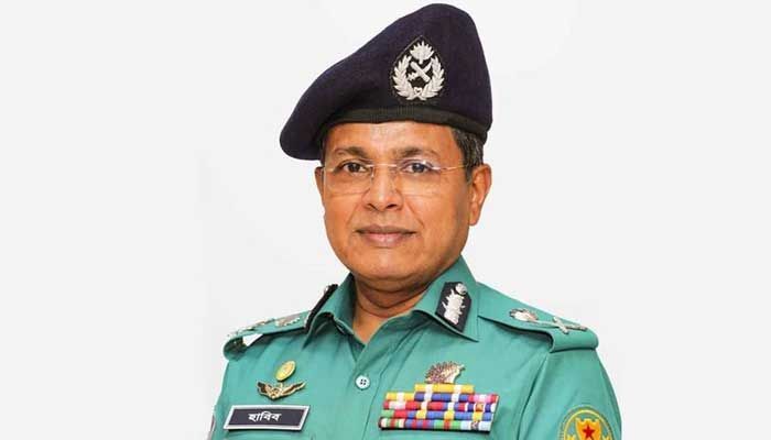 মানুষ ভাড়া করে জ্বালাও-পোড়াও করা হচ্ছে : ডিএমপি কমিশনার