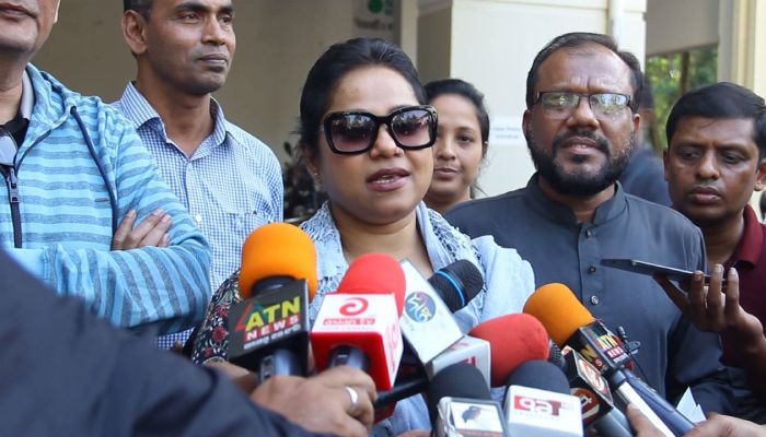 নির্বাচন থেকে সরে যাওয়ার হুমকি পেয়ে প্রতিকার চাইলেন ডলি সায়ন্তনী