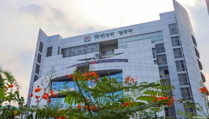 বাছাইয়ে বাদ ৭৩১ প্রার্থী, বৈধ ১৯৮৫ জন