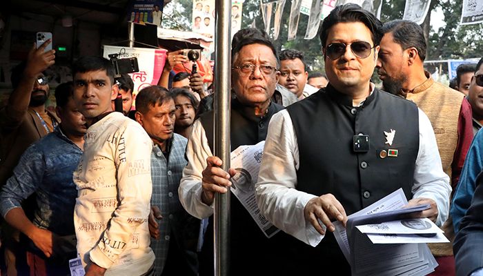 শক্ত প্রতিদ্বন্দ্বী না থাকায় নির্ভার ফেরদৌস