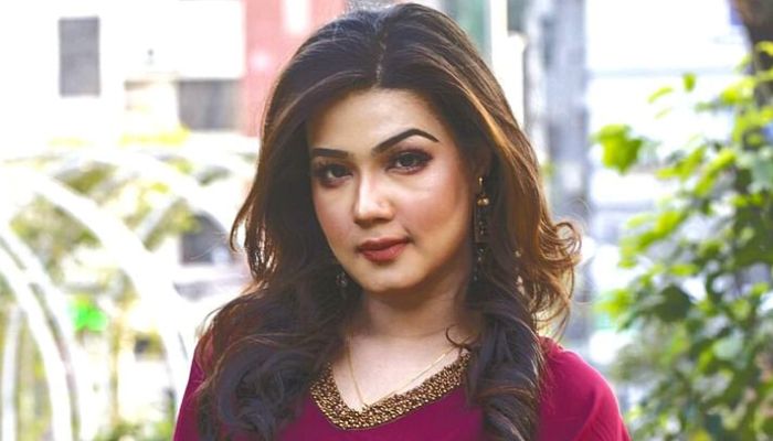 ঋণগ্রস্ত চিত্রনায়িকা মাহিয়া