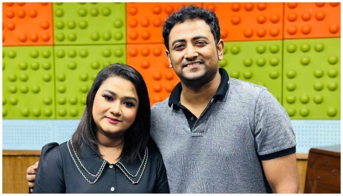 ইউসুফের সুরে বেতারে গাইলেন ঝিলিক   