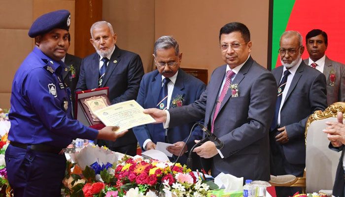 শ্রেষ্ঠ কমিউনিটি পুলিশিং অফিসার হলেন আশরাফুল আলম 
