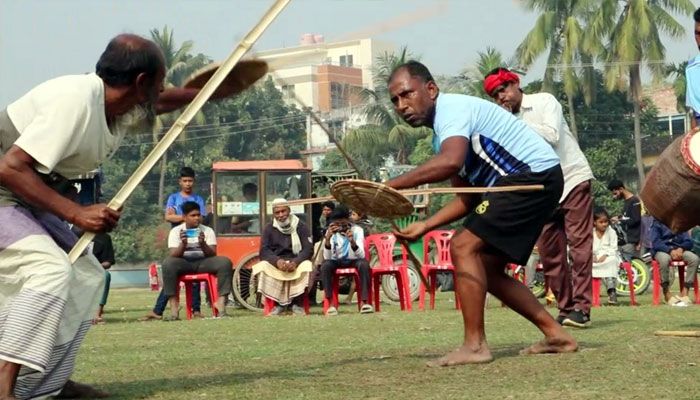 হানাদারমুক্ত দিবসে লাঠিখেলা 