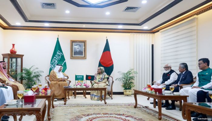 পতেঙ্গা কন্টেইনার টার্মিনাল অর্থনৈতিক উন্নতির আশার আলো : প্রধানমন্ত্রী