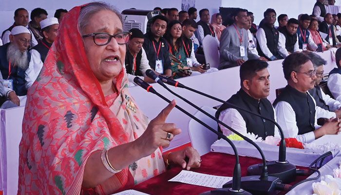 মাদারীপুর কালকিনি সৈয়দ আবুল হোসেন বিশ্ববিদ্যালয় কলেজ মাঠে ﻿নির্বাচনী জনসভায় প্রধানমন্ত্রী শেখ হাসিনা বক্তব্য রাখেন। ছবি : পিএমও