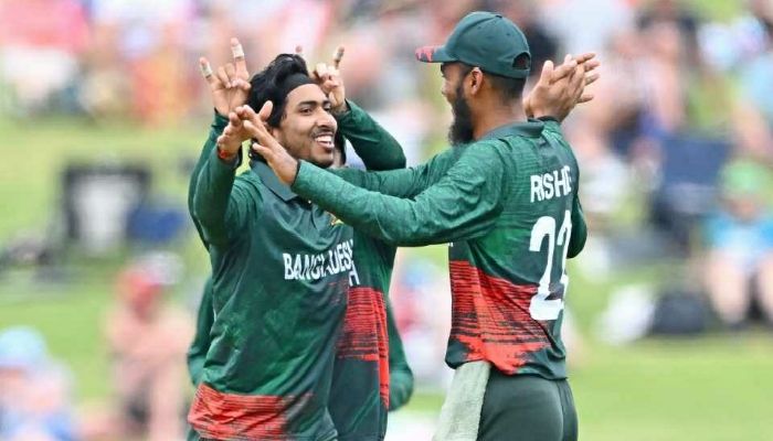 নেপিয়ারে যত রেকর্ড 
