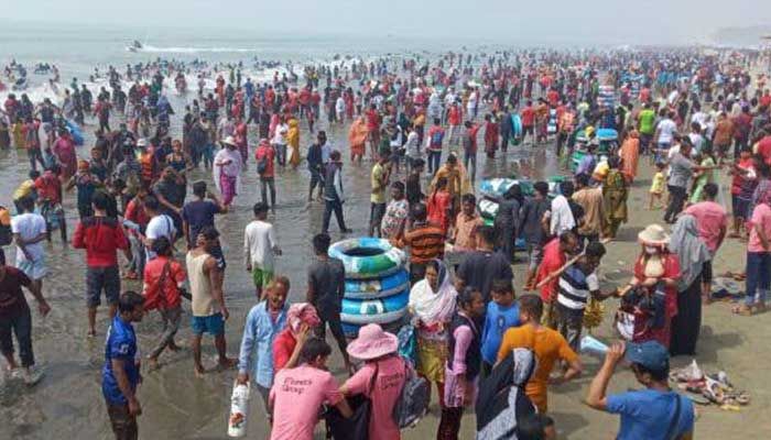 কক্সবাজার সৈকতে ভেসে এলো দম্পতির ভাসমান মরদেহ