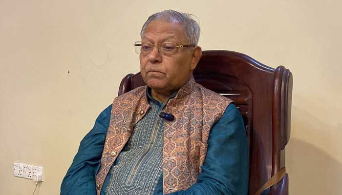 নৌকার প্রার্থীকে জুতা দিয়ে আঘাতের চেষ্টা, যুবক কারাগারে