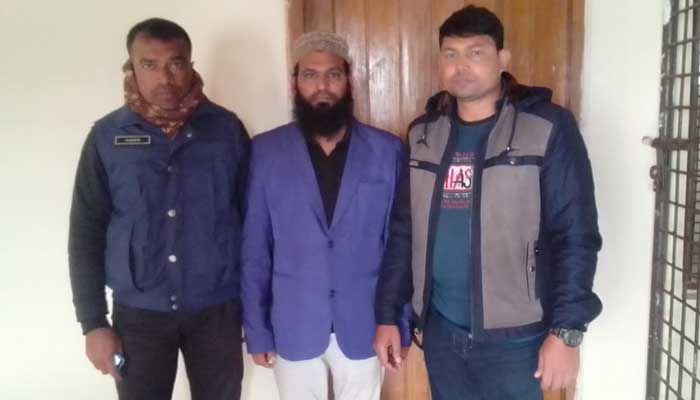 ৮ মাসের সাজা এড়াতে ৫ বছর পলাতক, অবশেষে গ্রেপ্তার
