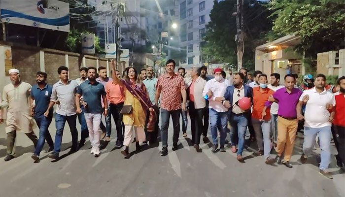 রাজধানীতে ডা. বাবু ও নিপুণের নেতৃত্বে মিছিল
