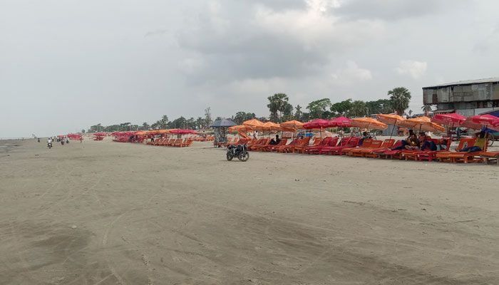 কুয়াকাটায় হতাশ পর্যটন ব্যবসায়ীরা
