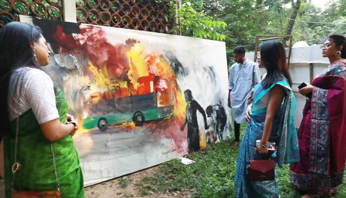 বিদেশি ষড়যন্ত্রকারীদের বিরুদ্ধে চারুশিল্পী সংসদের ভিন্নধর্মী প্রতিবাদ