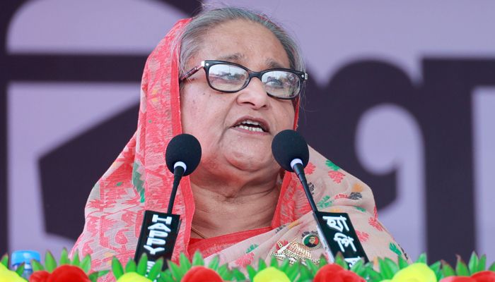 টুঙ্গিপাড়া উপজেলা সদরে শেখ মুজিবুর রহমান সরকারি কলেজ মাঠে আওয়ামী লীগ আয়োজিত নির্বাচনী জনসভায় শেখ হাসিনা। ছবি : ফোকাস বাংলা