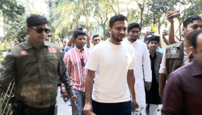 নোটিসের জবাব দিলেন সাকিব, সতর্ক করল অনুসন্ধান কমিটি
