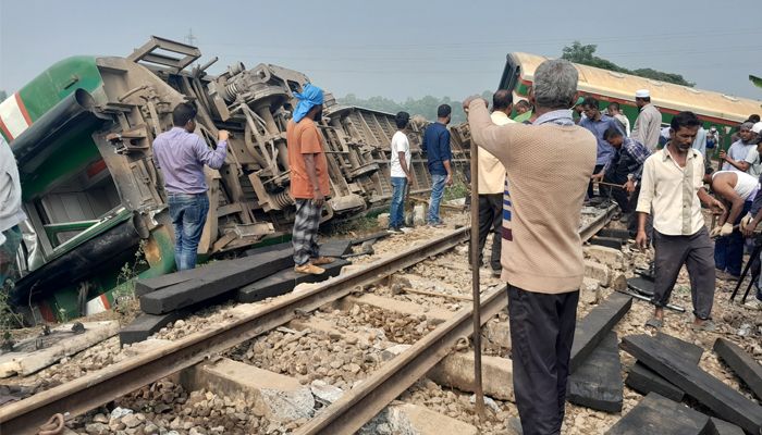 গাজীপুরে রেললাইনে নাশকতা : সিটি কাউন্সিলরসহ গ্রেপ্তার ৭
