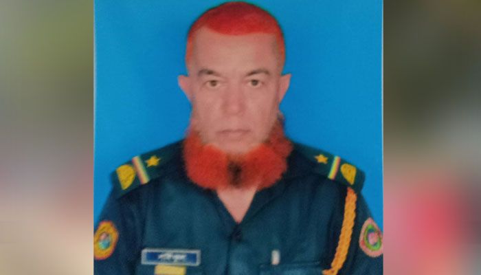 কাশিমপুরে ইয়াবাসহ প্রধান কারারক্ষী গ্রেপ্তার