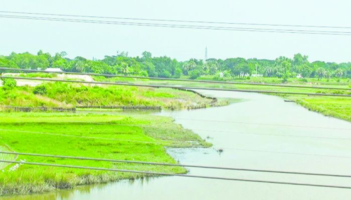 খিরু নদী গিলে খাচ্ছে এক প্রতিষ্ঠান