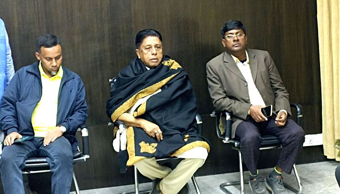 প্রার্থিতা বাঁচাতে ইসিতে ধীরেন্দ্রনাথ শম্ভু