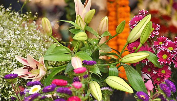 শীতে সরগরম ফুলের বাজার