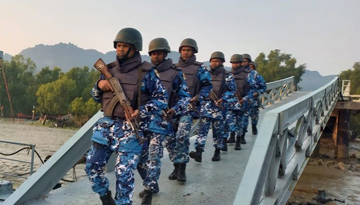 ঘুমধুম সীমান্তে বন্ধ দোকানপাট কৃষিকাজ 
