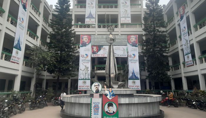 একজন চিকিৎসক দিয়ে চলছে গাজীপুর সিটি 