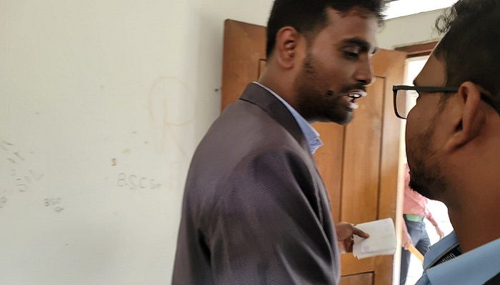 পাবনা-১ আসনে জালভোট দেওয়ায় পোলিং কর্মকর্তাকে অব্যাহতি