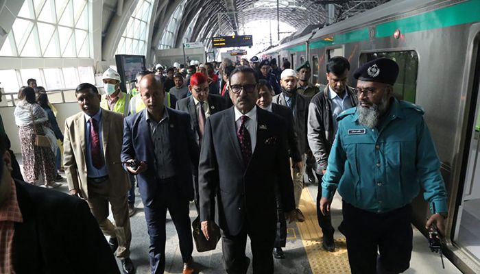 নতুন সময়সূচিতে মেট্রোরেলের যাত্রা শুরু