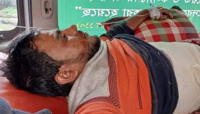 বাউফলে বাস কাউন্টার দখলে নিতে হামলা, ছুরিকাঘাতে আহত ১