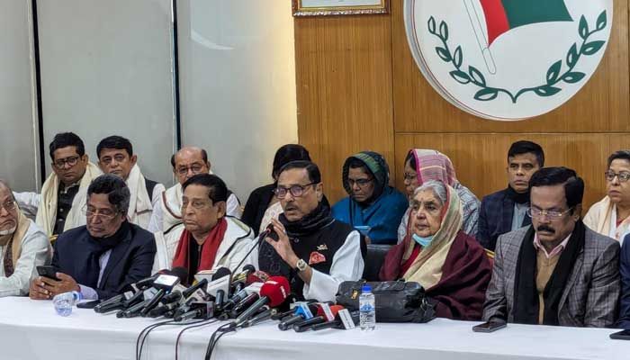২৩ বঙ্গবন্ধু অ্যাভিনিউর আওয়ামী লীগের কার্যালয়ে সংগঠনের শীর্ষ নেতাদের যৌথসভা। প্রবা ফটো