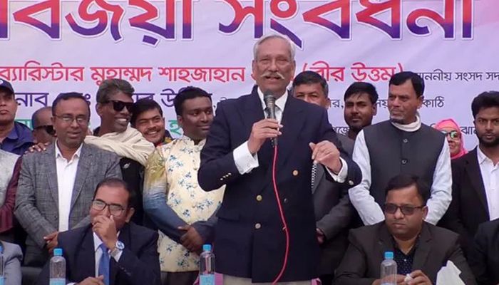 প্রধানমন্ত্রী ভাই হিসেবে গ্রহণ করায় তার দল থেকে নির্বাচন করেছি : শাহজাহান ওমর